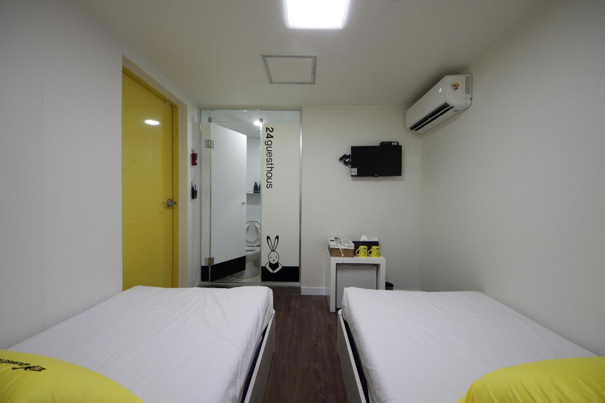 24 Myeongdong Town Seul